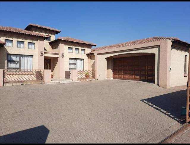 3 BEDROOM HOUSE FOR SALE IN VANDERBIJLPARK SE 8